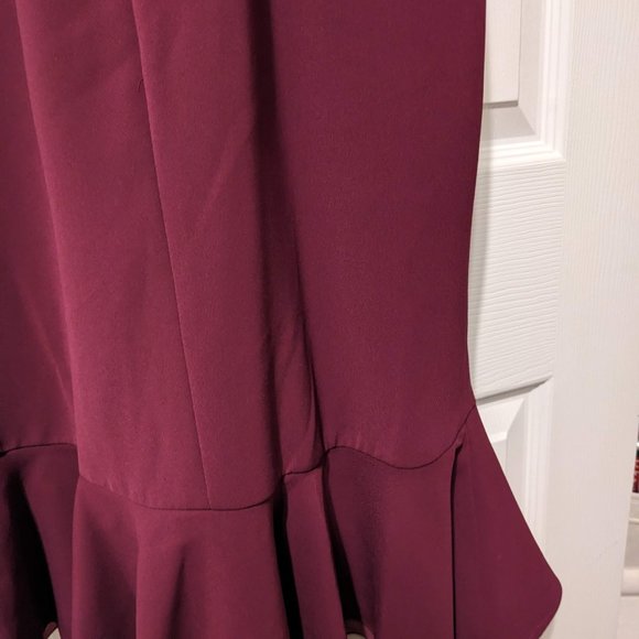 Carmen Marc Valvo Infusion burgundy dress- size 6 - Picture 8 of 9